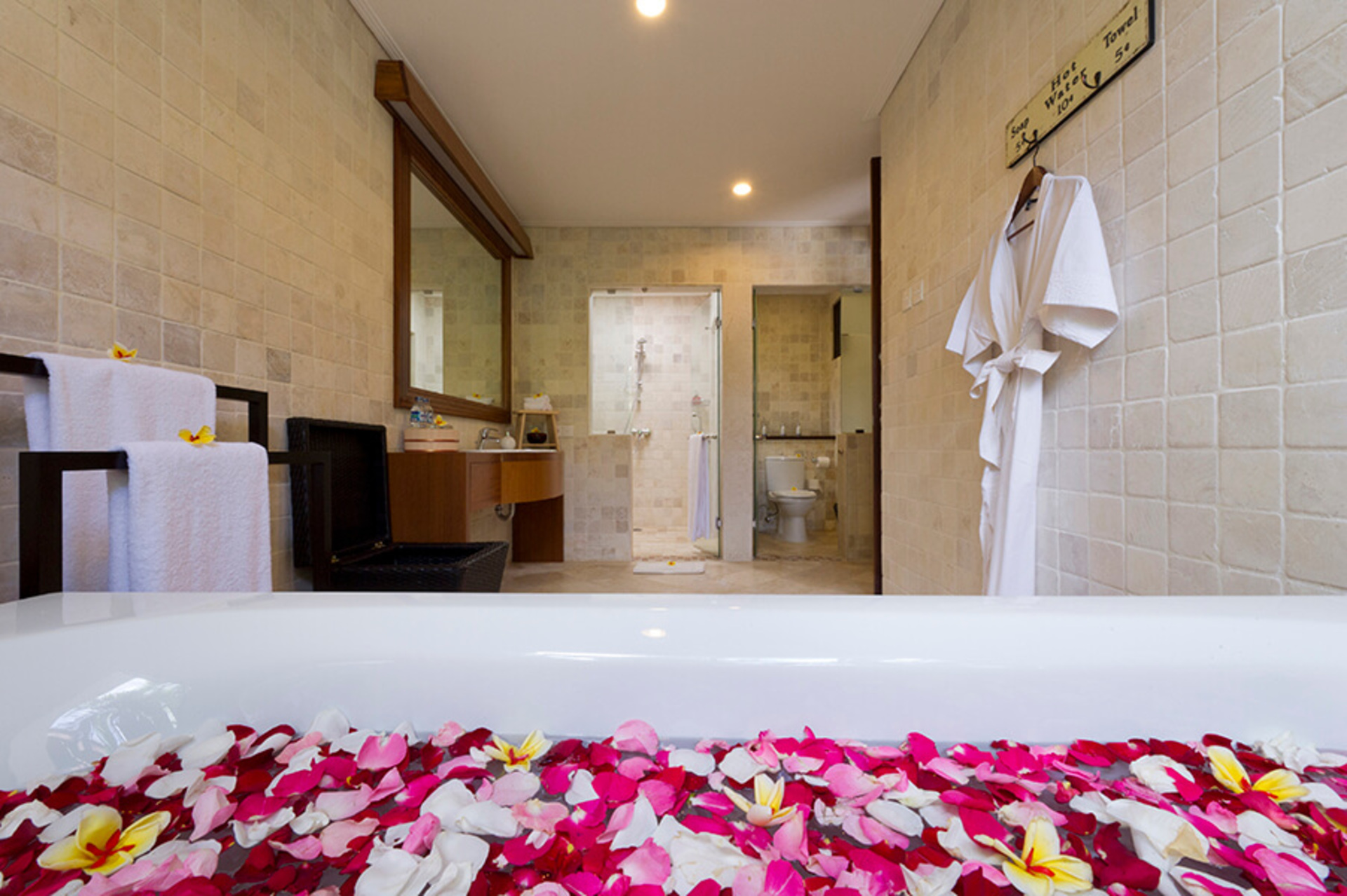 Ubud'un En Seçkin Bölgelerinden Biri Olan Villa San'da Hayalinizdeki Villayı Kiralayın