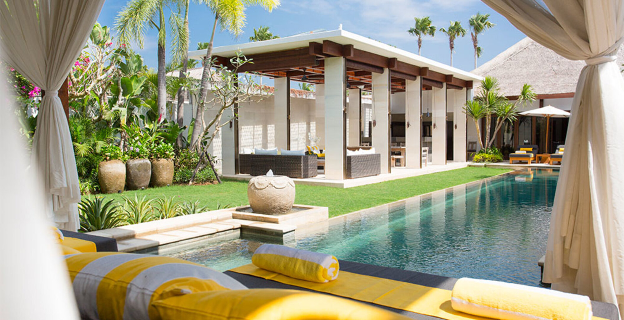 Bali'de Sahile Yakın Lüks Villa Kiralama, Bali Villa 1008