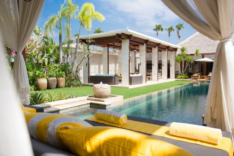 Bali'de Sahile Yakın Lüks Villa Kiralama, Bali Villa 1008