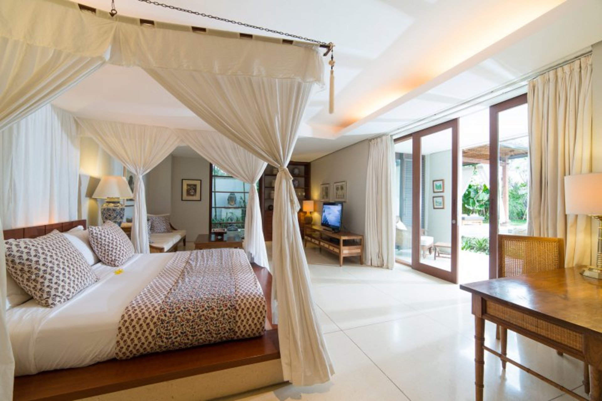 Bali'de Sahile Yakın Lüks Villa Kiralama, Bali Villa 1008