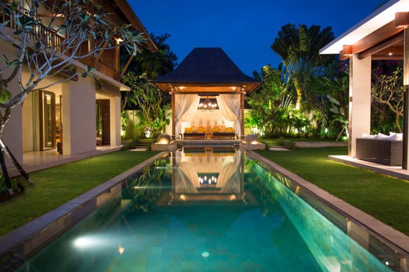 Bali'de Sahile Yakın Lüks Villa Kiralama, Bali Villa 1008