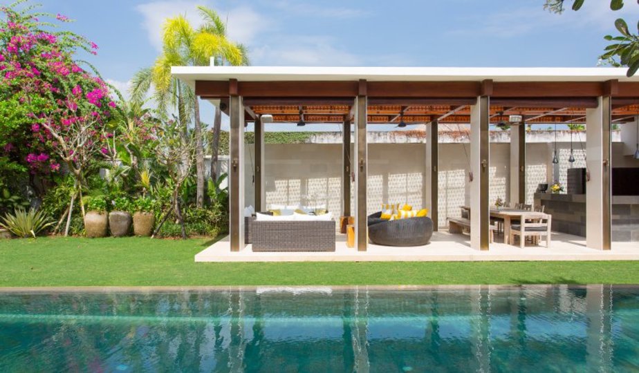 Bali'de Sahile Yakın Lüks Villa Kiralama, Bali Villa 1008