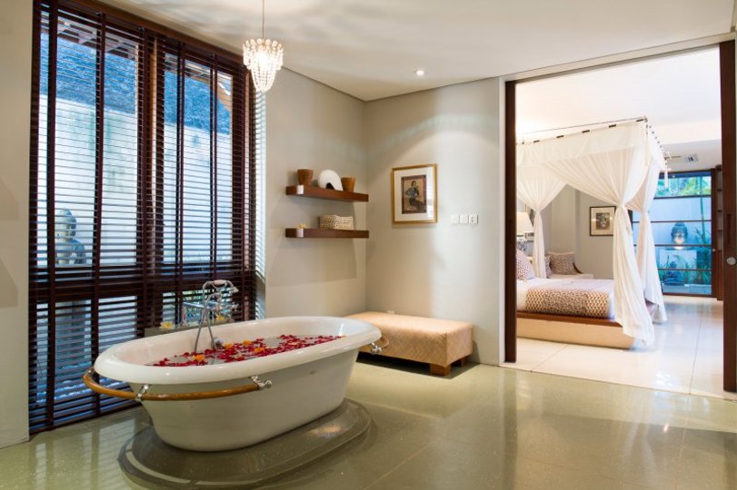 Bali'de Sahile Yakın Lüks Villa Kiralama, Bali Villa 1008