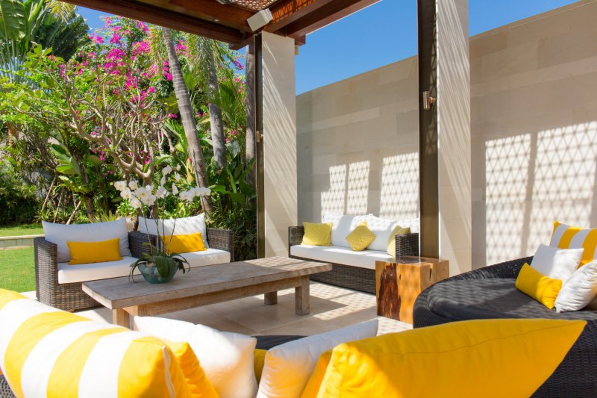 Bali'de Sahile Yakın Lüks Villa Kiralama, Bali Villa 1008