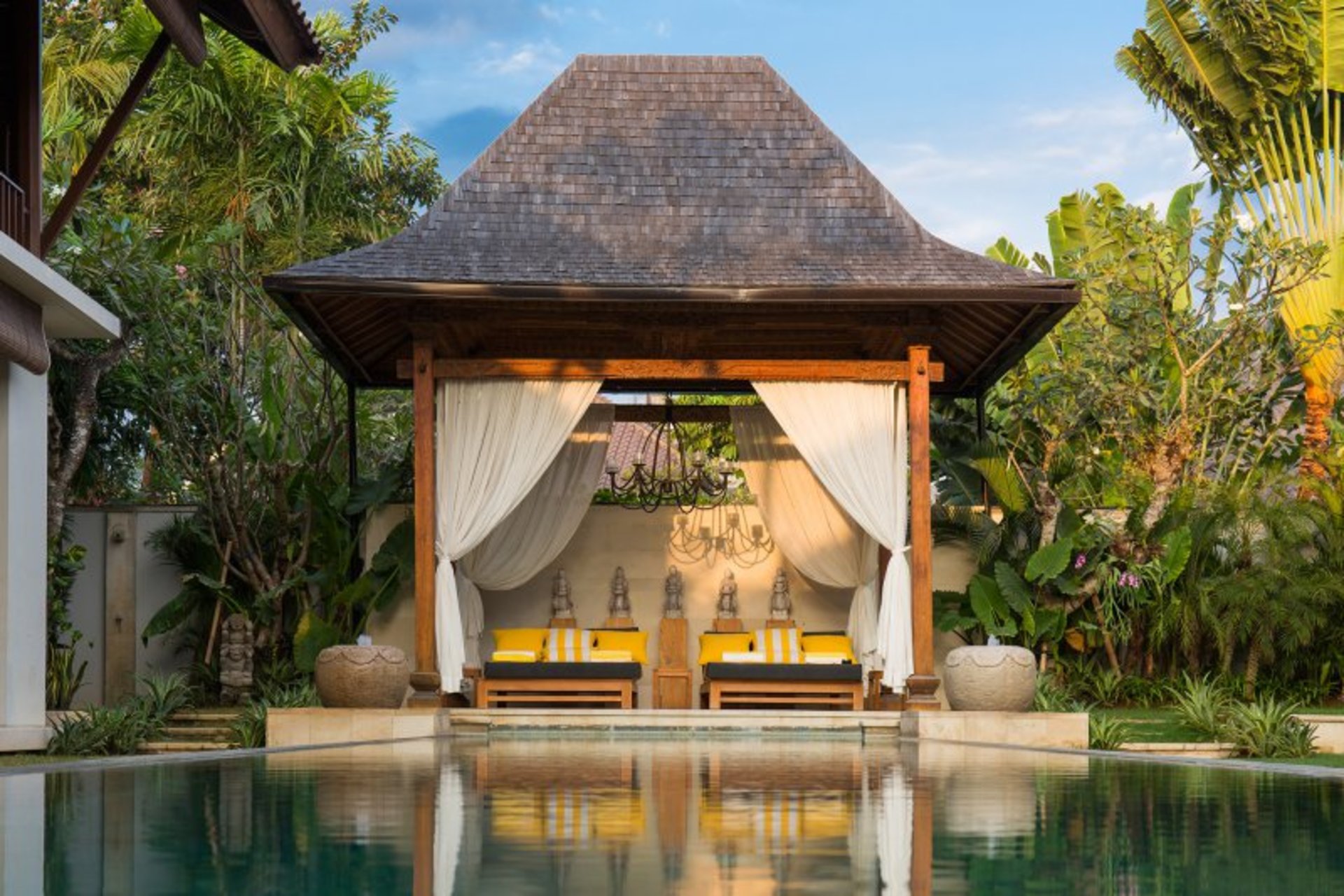 Bali'de Sahile Yakın Lüks Villa Kiralama, Bali Villa 1008
