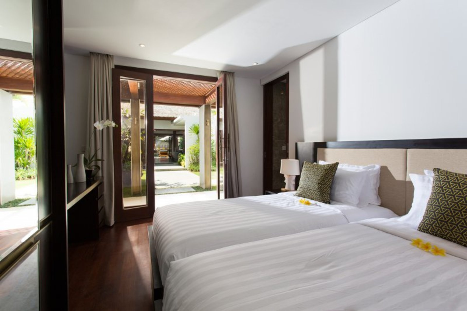 Bali'de Sahile Yakın Lüks Villa Kiralama, Bali Villa 1008
