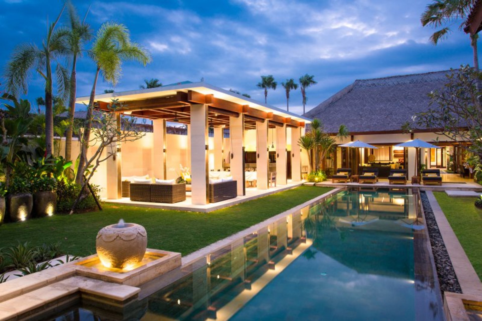 Bali'de Sahile Yakın Lüks Villa Kiralama, Bali Villa 1008