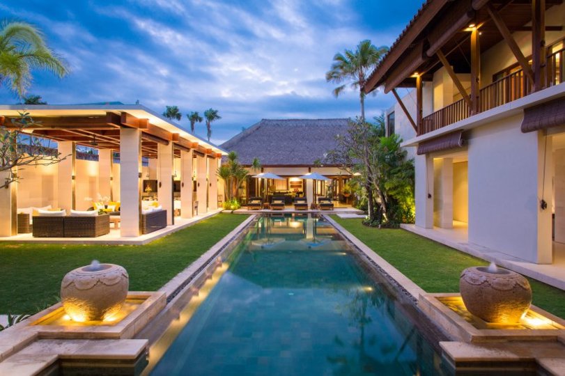 Bali'de Sahile Yakın Lüks Villa Kiralama, Bali Villa 1008