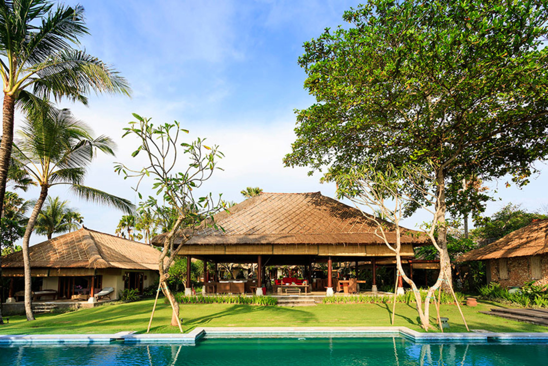 Resim Seseh-Tanah Lot, Villa Maridadi'deki Güzel Villanızda Özel Havuzunuzda Rahatlarken