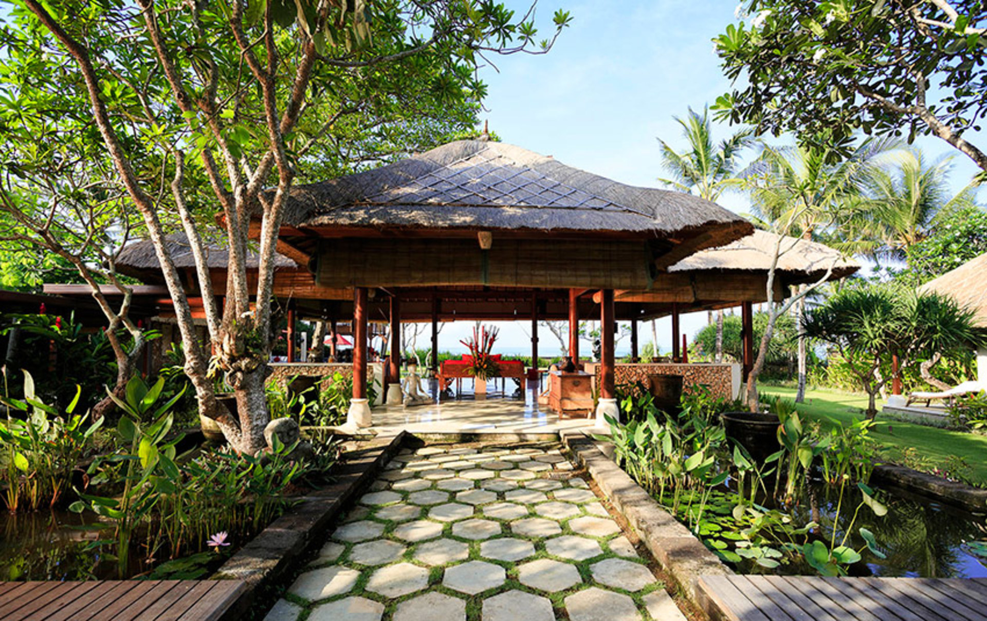 Resim Seseh-Tanah Lot, Villa Maridadi'deki Güzel Villanızda Özel Havuzunuzda Rahatlarken
