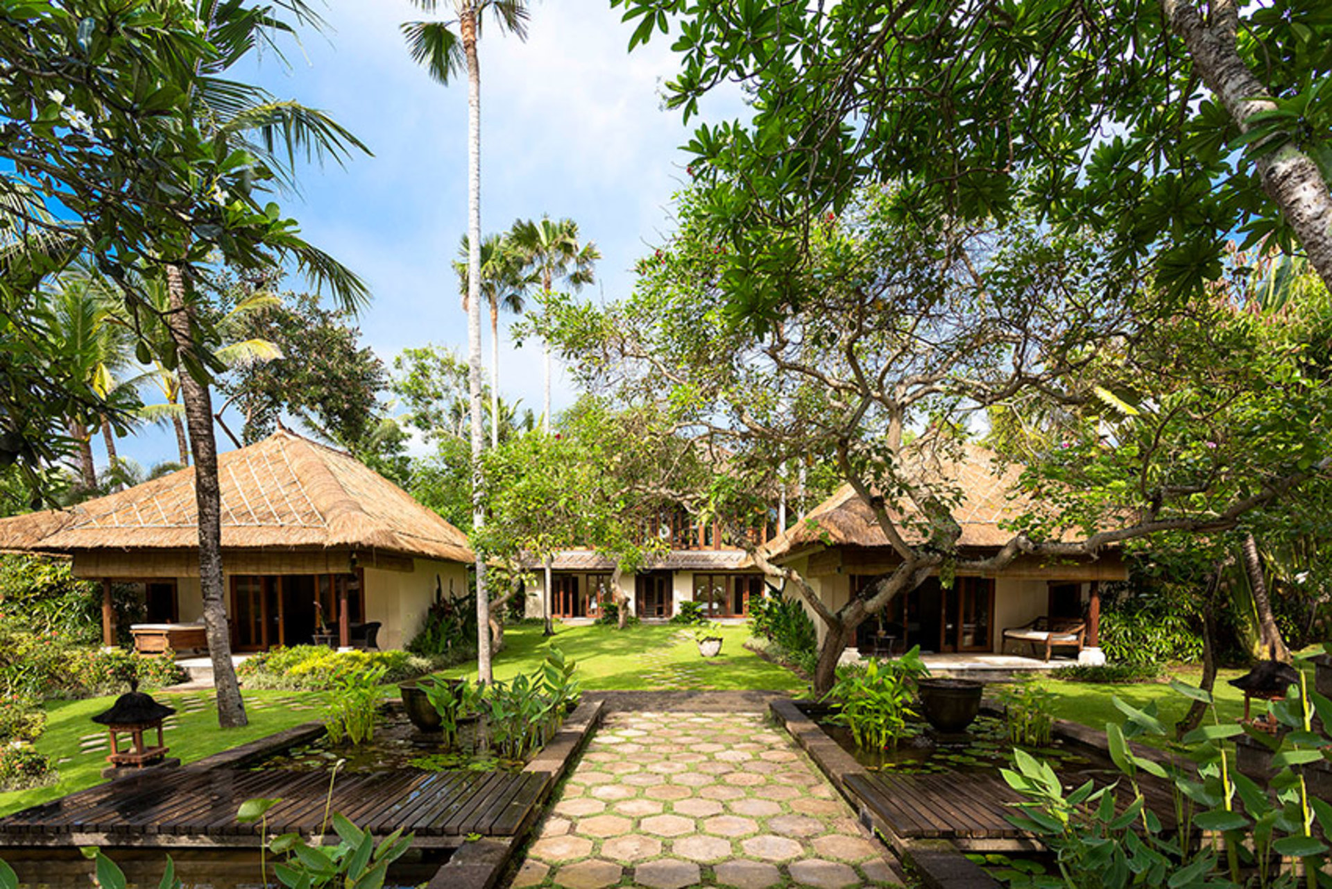 Resim Seseh-Tanah Lot, Villa Maridadi'deki Güzel Villanızda Özel Havuzunuzda Rahatlarken