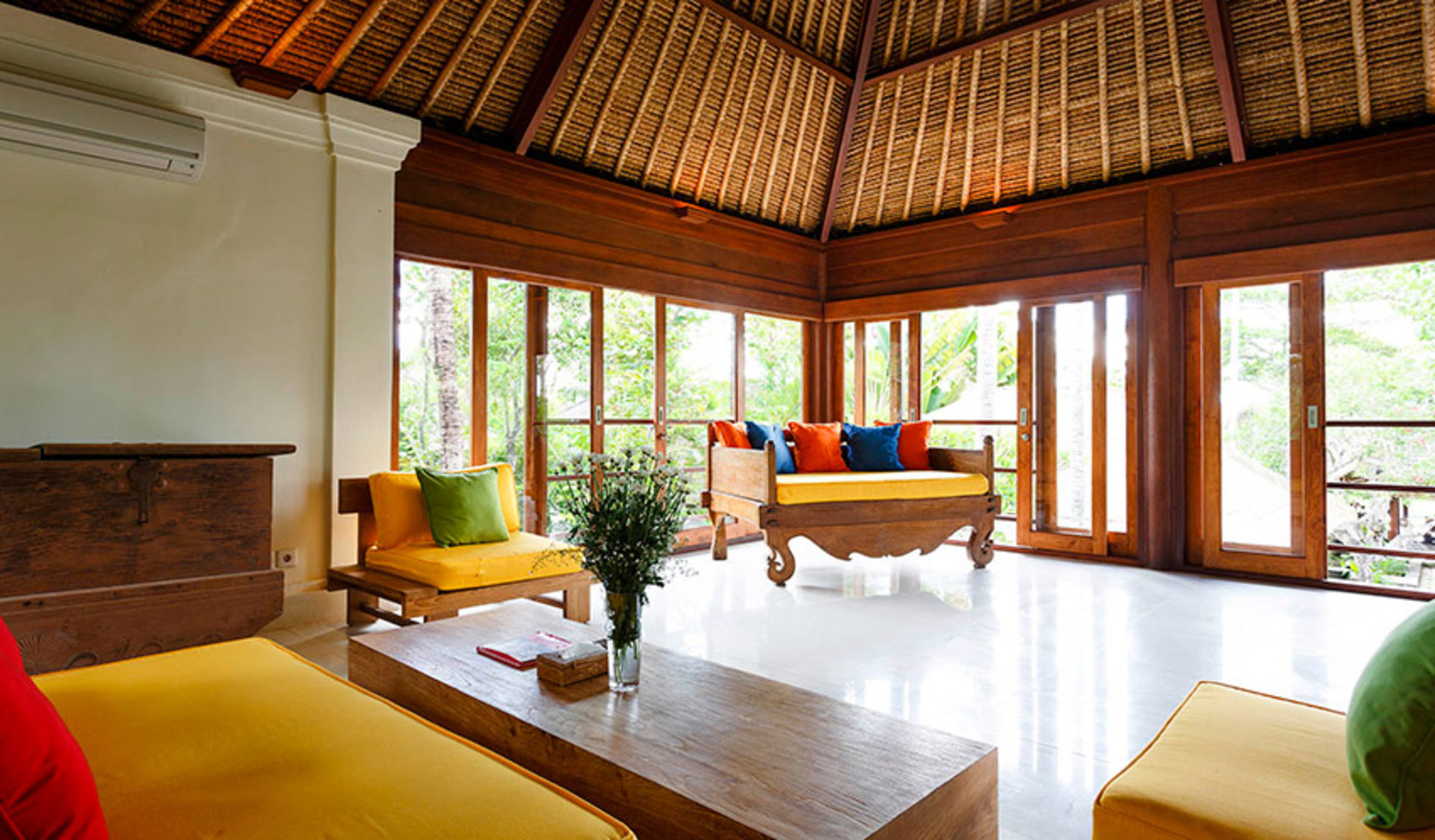 Resim Seseh-Tanah Lot, Villa Maridadi'deki Güzel Villanızda Özel Havuzunuzda Rahatlarken
