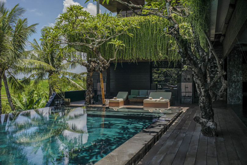 Sonunda Siz ve Aileniz Muhteşem Ekibiyle Lüks Bir Villa Kiralayabilirsiniz, Bali Villa 1028