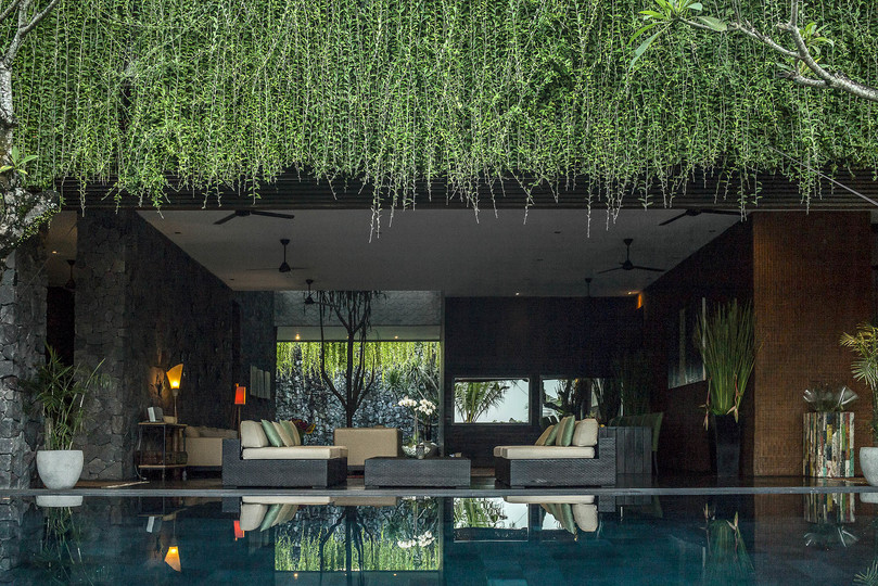 Sonunda Siz ve Aileniz Muhteşem Ekibiyle Lüks Bir Villa Kiralayabilirsiniz, Bali Villa 1028