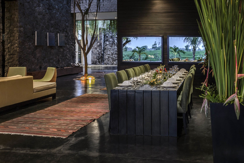 Sonunda Siz ve Aileniz Muhteşem Ekibiyle Lüks Bir Villa Kiralayabilirsiniz, Bali Villa 1028