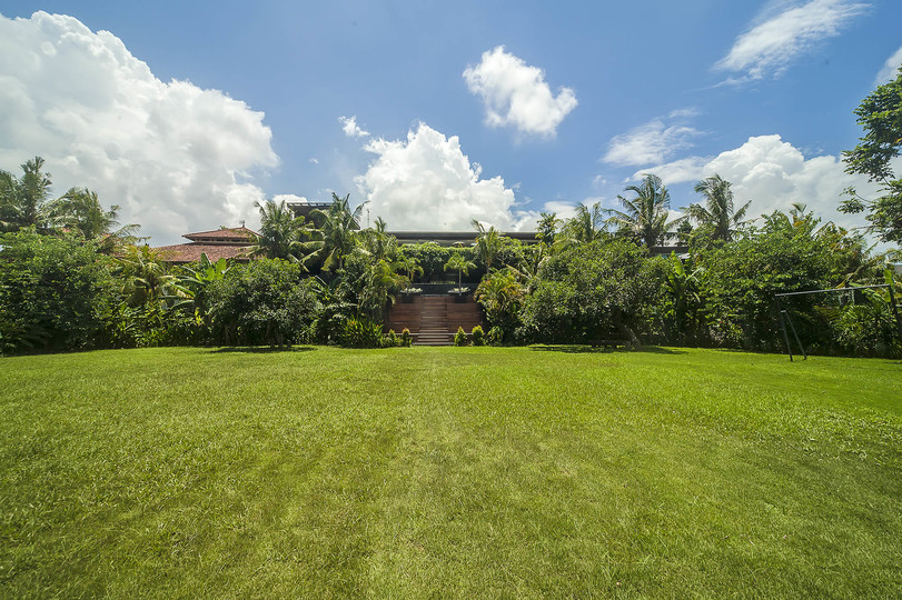 Sonunda Siz ve Aileniz Muhteşem Ekibiyle Lüks Bir Villa Kiralayabilirsiniz, Bali Villa 1028