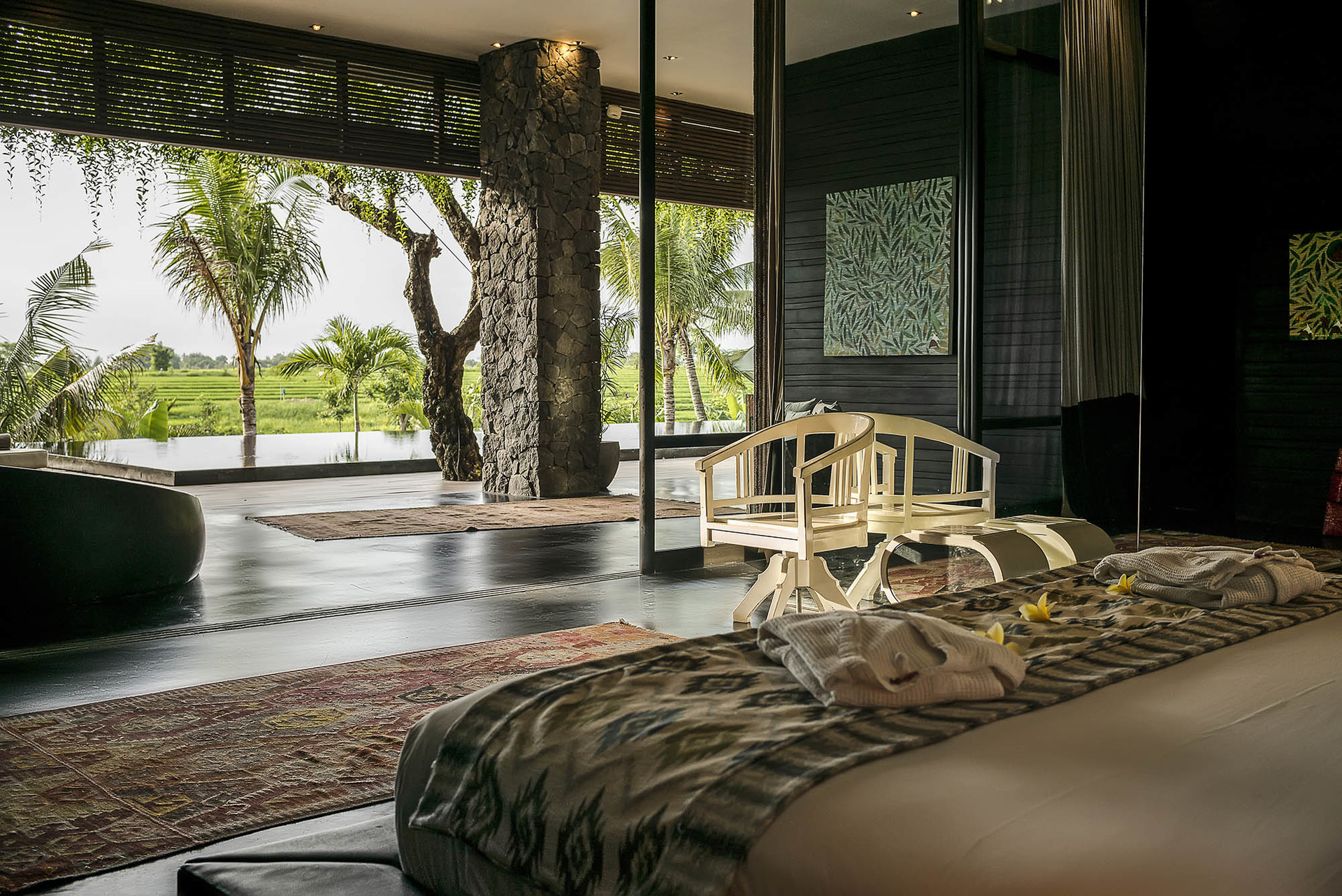 Sonunda Siz ve Aileniz Muhteşem Ekibiyle Lüks Bir Villa Kiralayabilirsiniz, Bali Villa 1028
