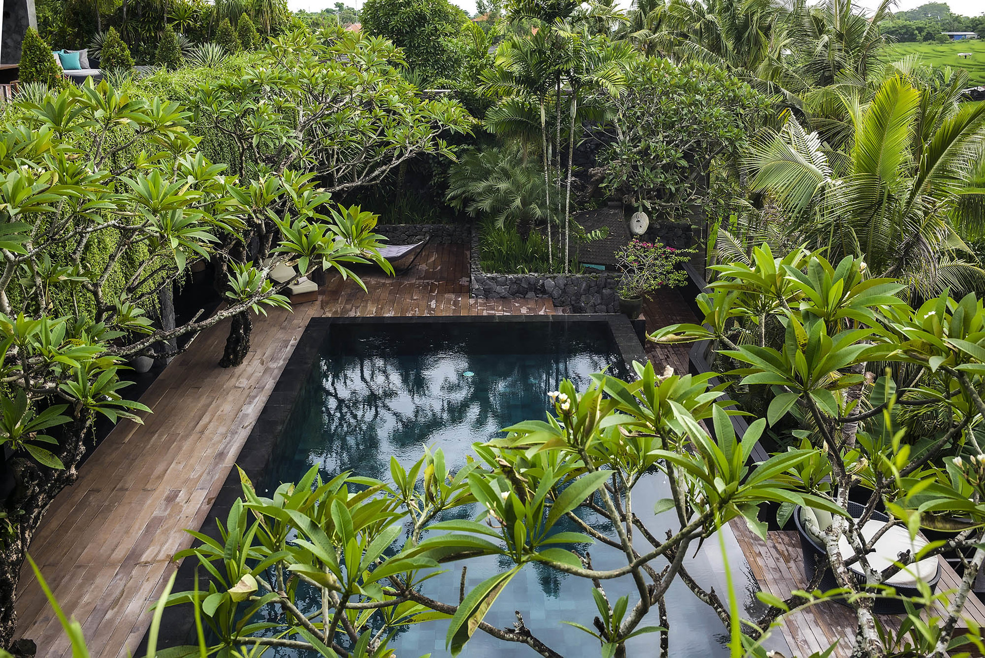 Sonunda Siz ve Aileniz Muhteşem Ekibiyle Lüks Bir Villa Kiralayabilirsiniz, Bali Villa 1028