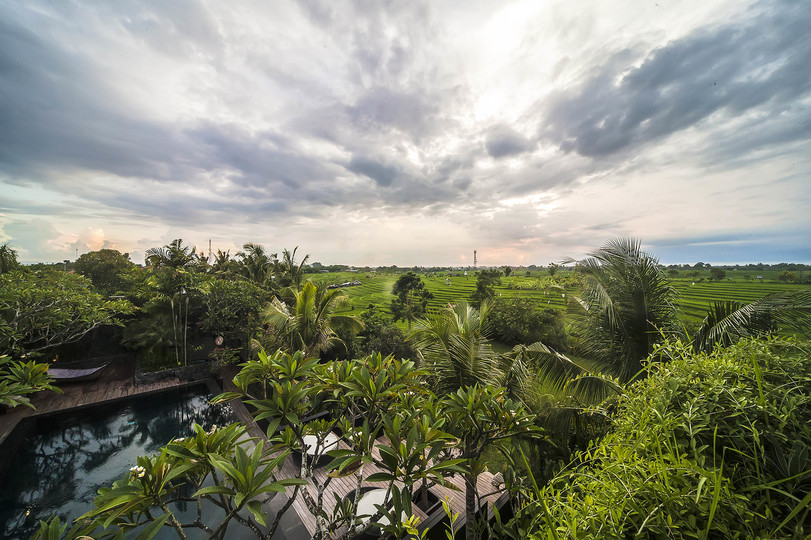 Sonunda Siz ve Aileniz Muhteşem Ekibiyle Lüks Bir Villa Kiralayabilirsiniz, Bali Villa 1028