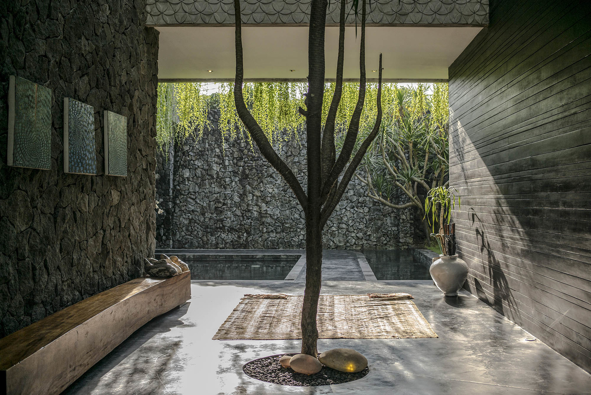 Sonunda Siz ve Aileniz Muhteşem Ekibiyle Lüks Bir Villa Kiralayabilirsiniz, Bali Villa 1028