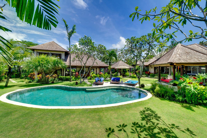 Bali'de Sahile Yakın Lüks Villa Kiralama, Bali Villa 1034