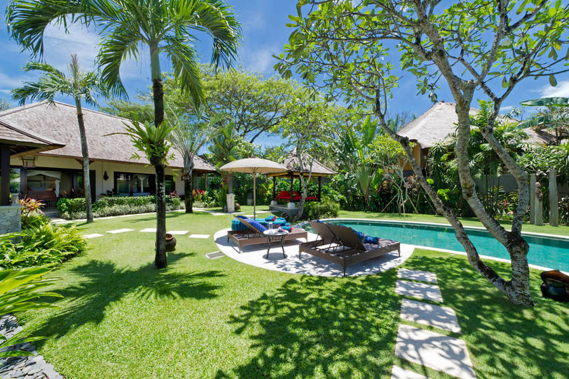 Bali'de Sahile Yakın Lüks Villa Kiralama, Bali Villa 1034