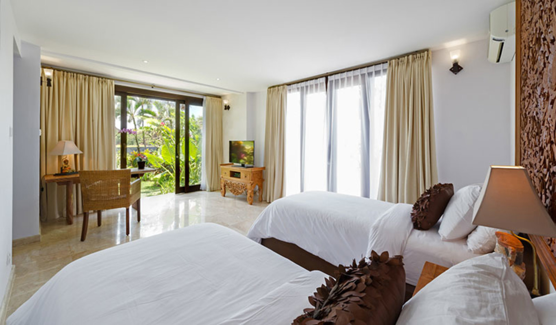 Bali'de Sahile Yakın Lüks Villa Kiralama, Bali Villa 1038
