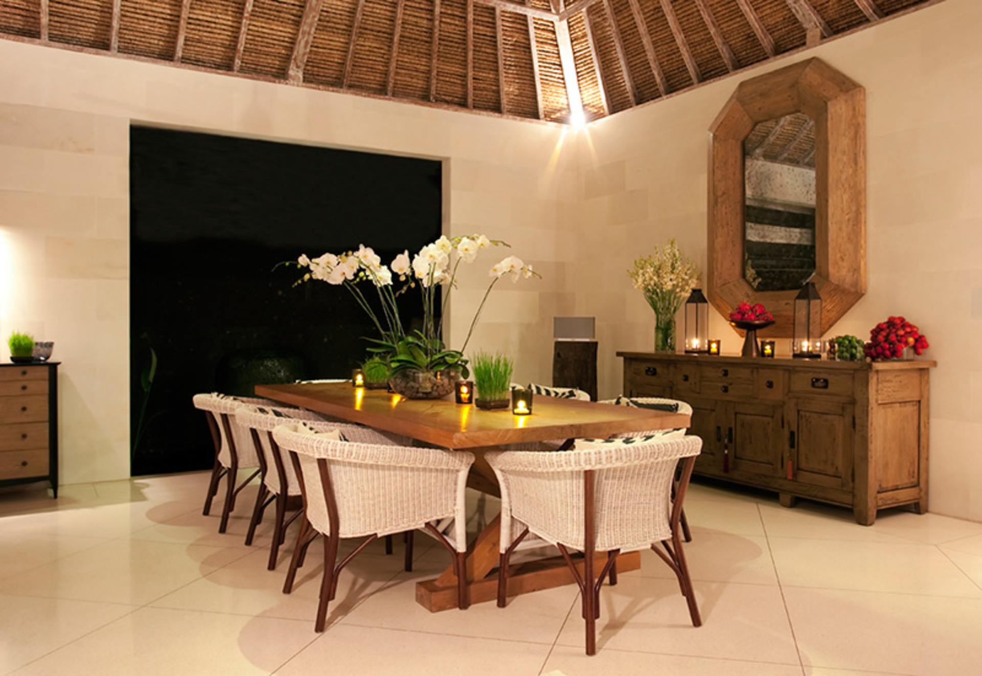Bali'de Sahile Yakın Lüks Villa Kiralama, Bali Villa 1048