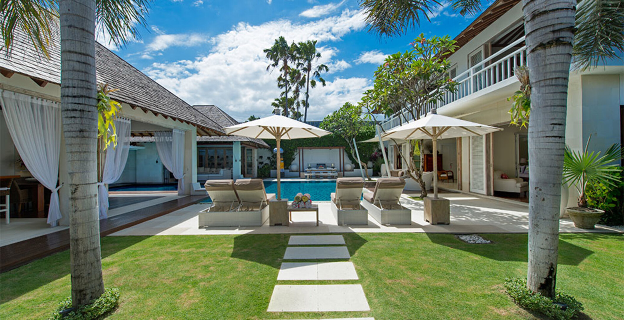 Bali'de Sahile Yakın Lüks Villa Kiralama, Bali Villa 1064
