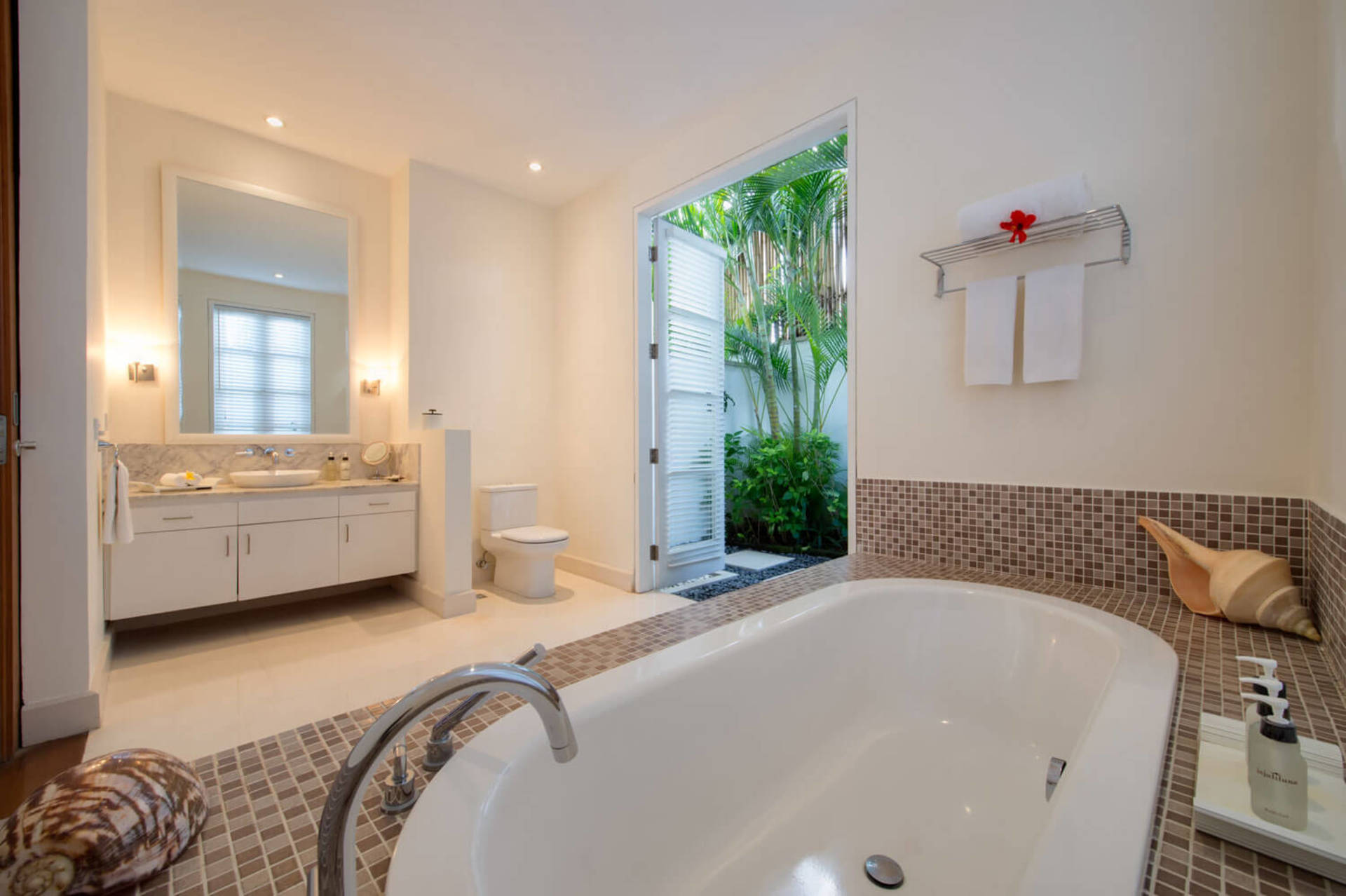 Bali'de Sahile Yakın Lüks Villa Kiralama, Bali Villa 1064