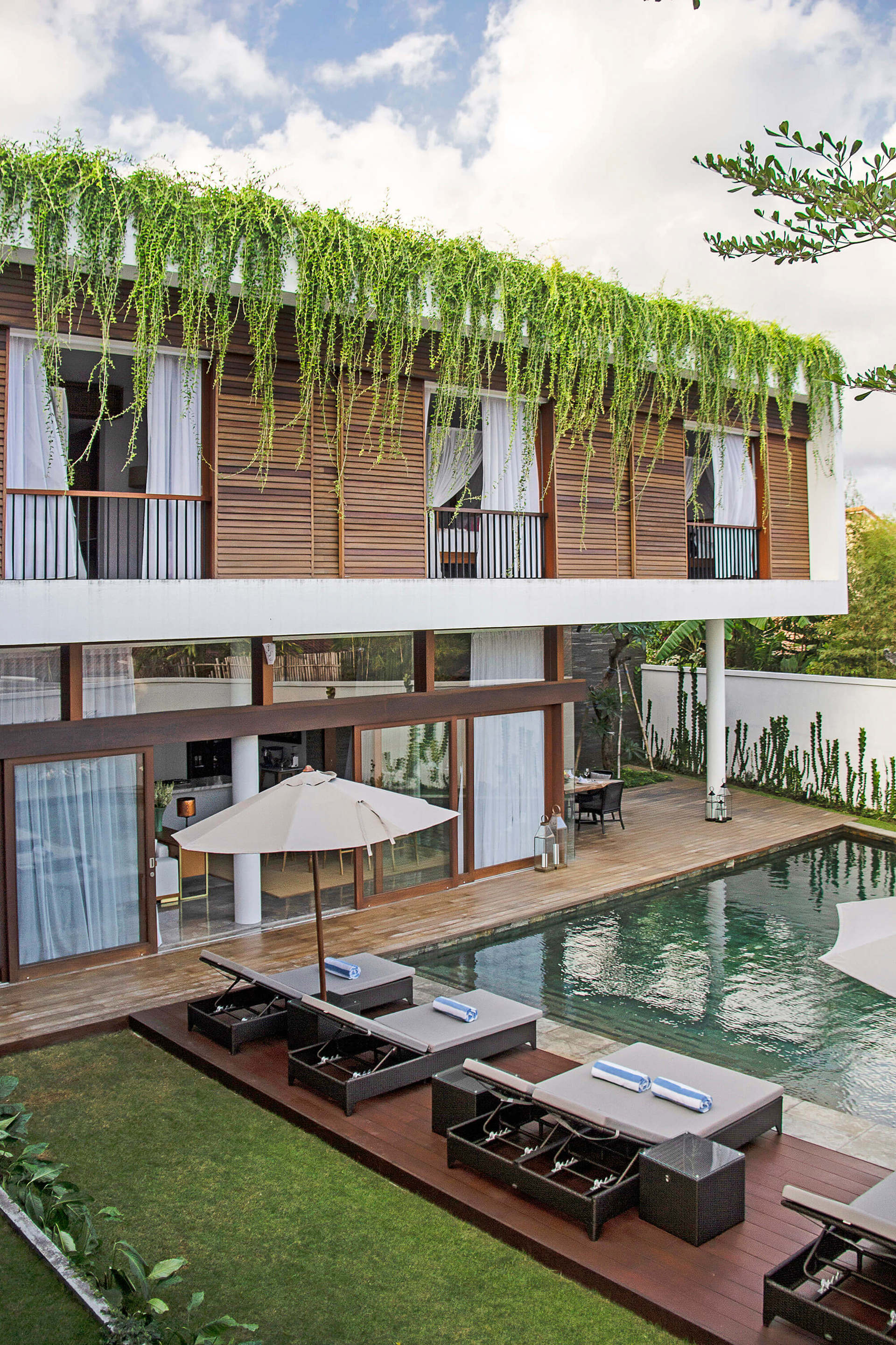 Bali'de Sahile Yakın Lüks Villa Kiralama, Bali Villa 1068