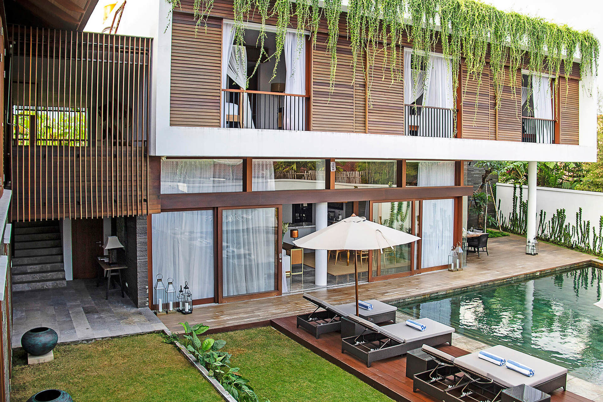 Bali'de Sahile Yakın Lüks Villa Kiralama, Bali Villa 1068
