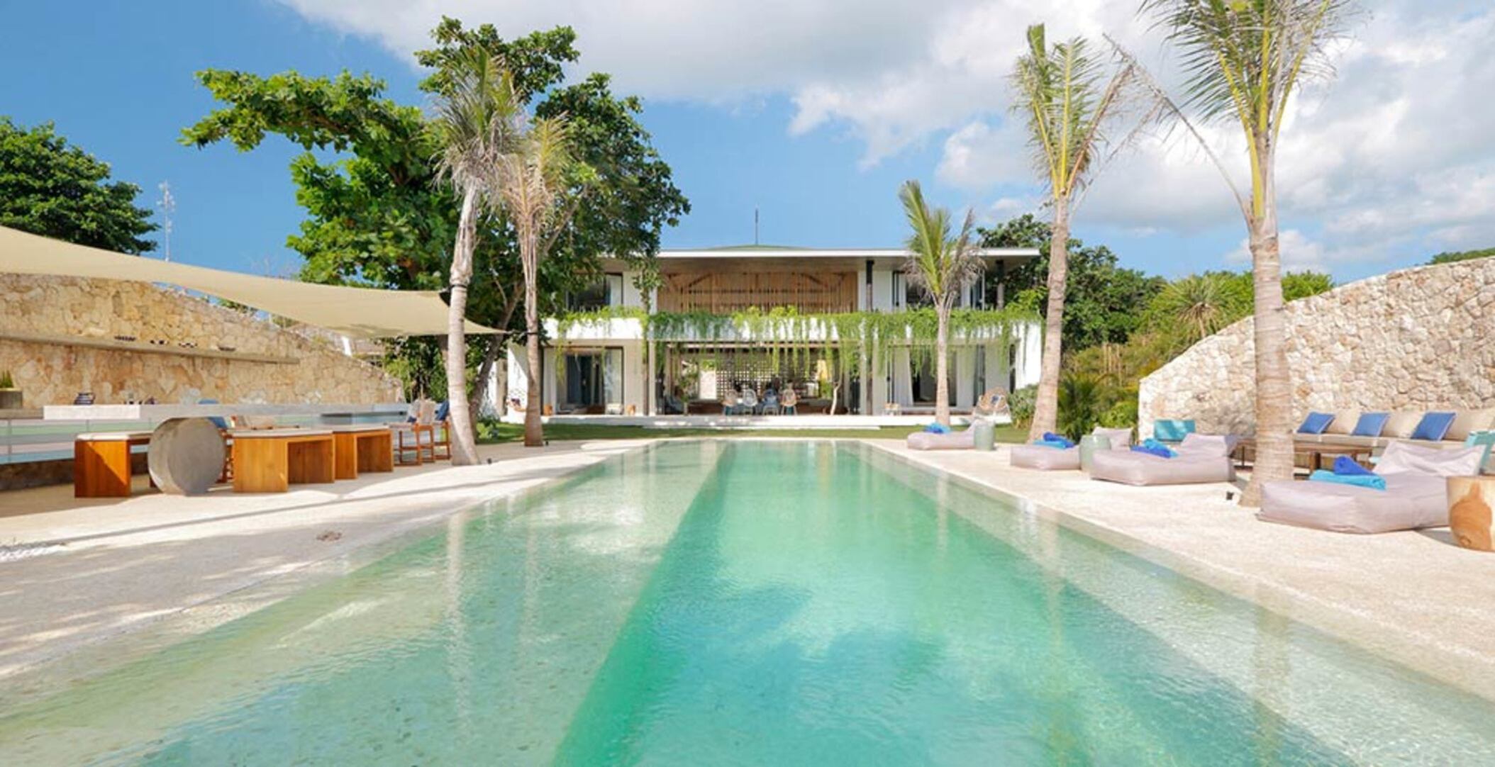 Bali'de Sahile Yakın Lüks Villa Kiralama, Bali Villa 1073