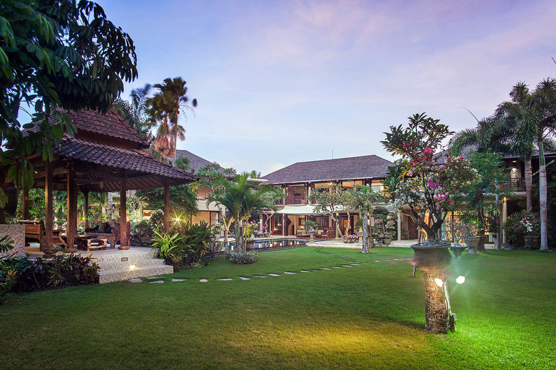 Bali'de Huzurlu Vaha: 4 Yatak Odalı Villa Kaçamağı, 1110