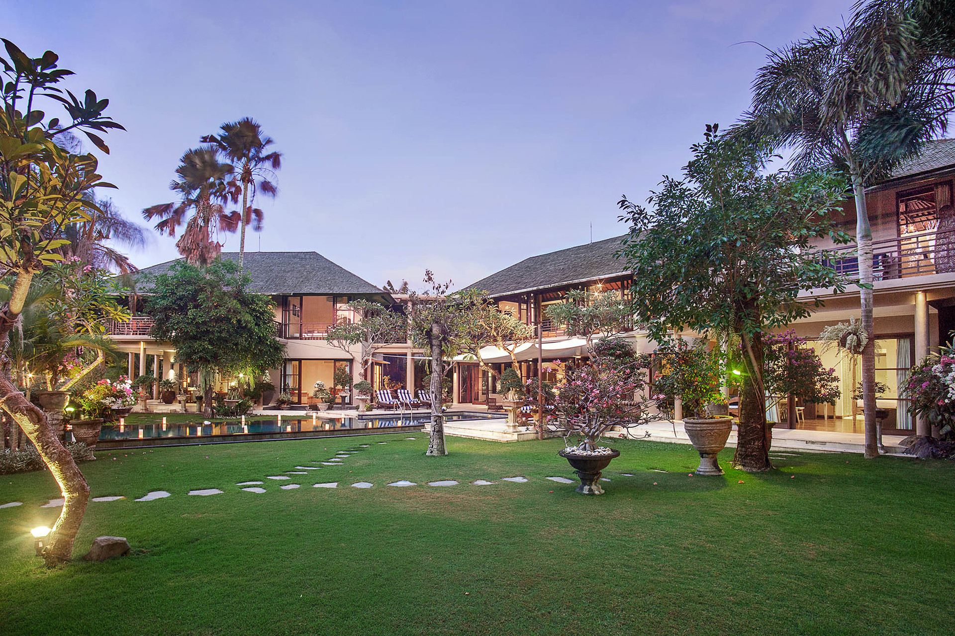 Bali'de Huzurlu Vaha: 4 Yatak Odalı Villa Kaçamağı, 1110