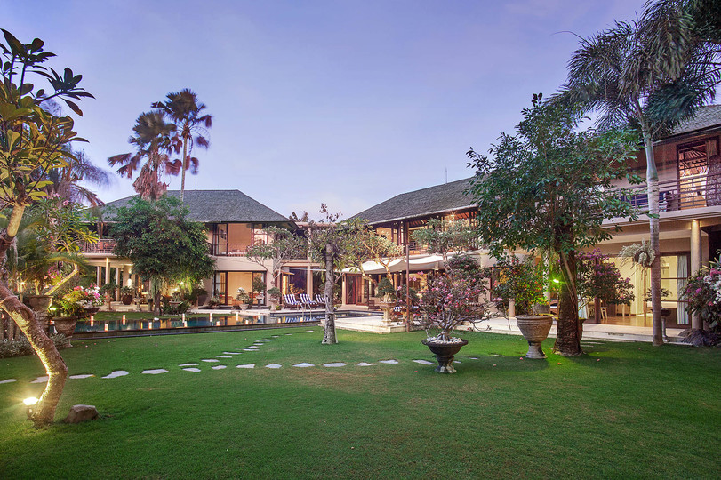 Bali'de Huzurlu Vaha: 4 Yatak Odalı Villa Kaçamağı, 1110