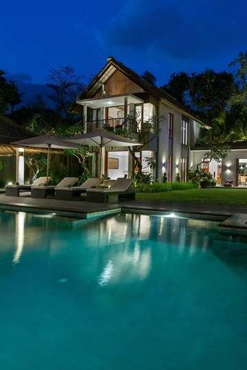 Bali'de Sahile Yakın Lüks Villa Kiralama, Bali Villa 1130