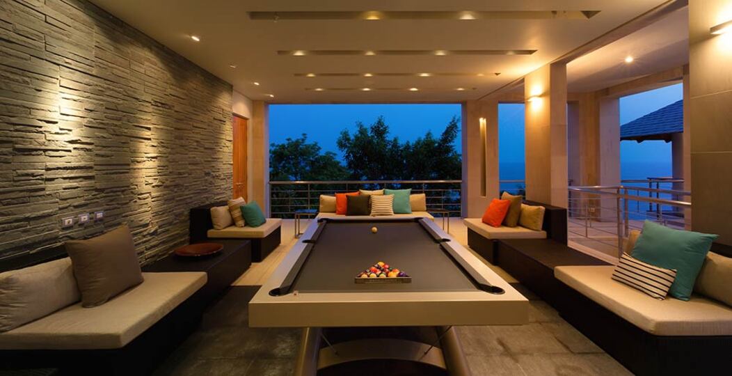 Siz ve Aileniz, bu 9 yatak odalı Lüks Phuket Villa 1013'te kalarak Rüya gibi bir Tatil geçireceksiniz.