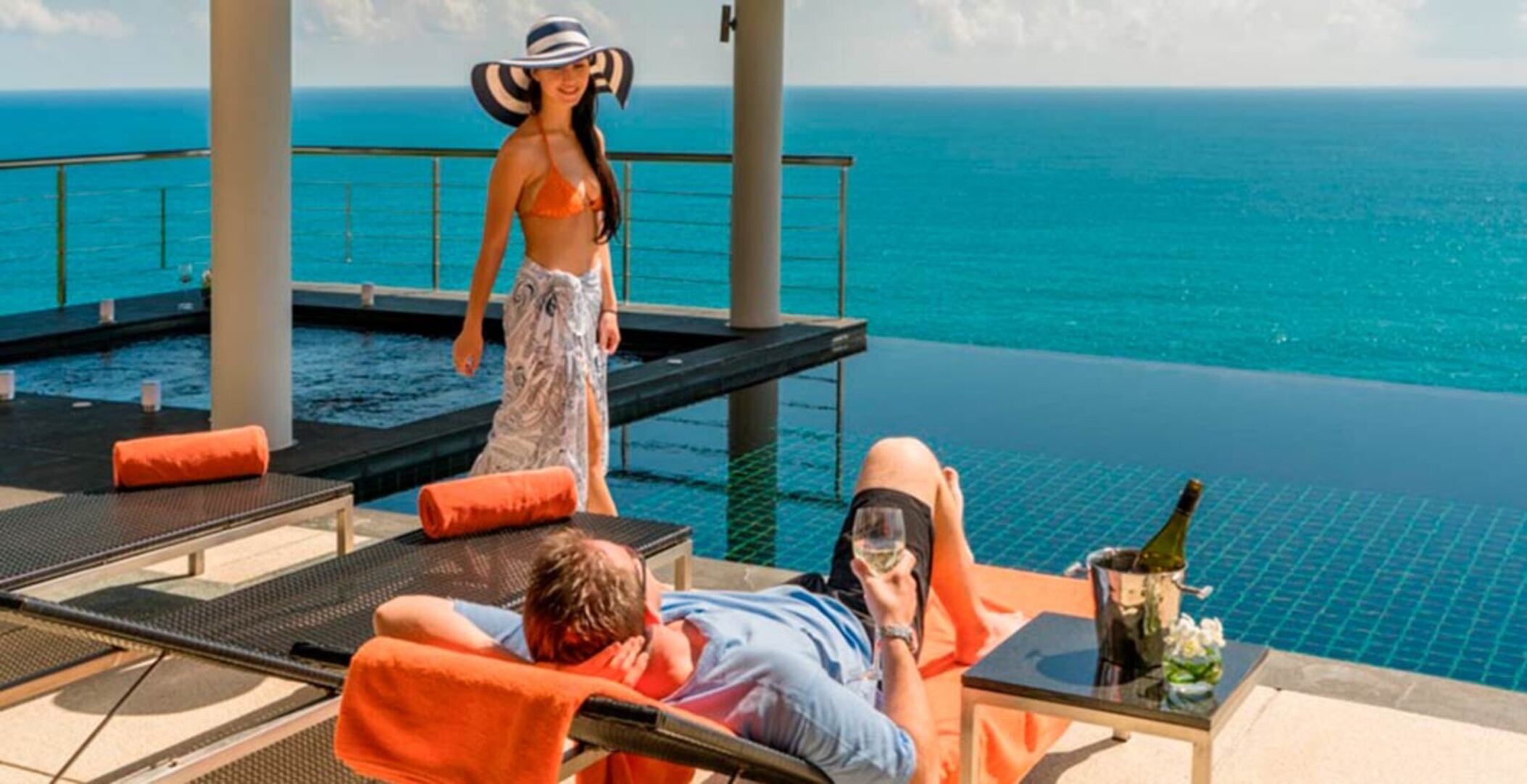 Siz ve Aileniz, bu 9 yatak odalı Lüks Phuket Villa 1013'te kalarak Rüya gibi bir Tatil geçireceksiniz.
