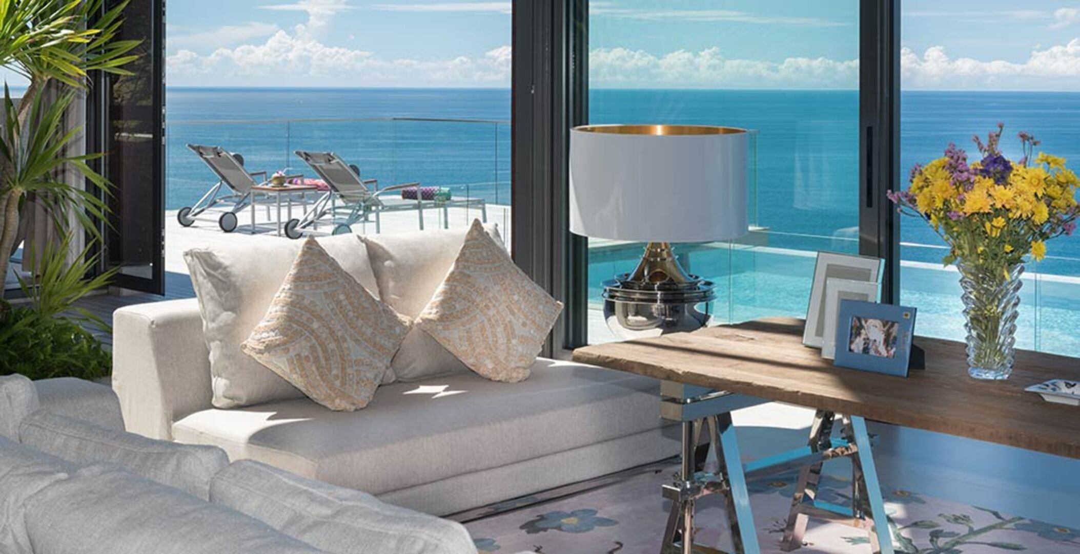 Sonunda Siz ve Arkadaşlarınız 7/24 Konsiyerjli Lüks Bir Villa Kiralayabilirsiniz, Phuket Villa 1034