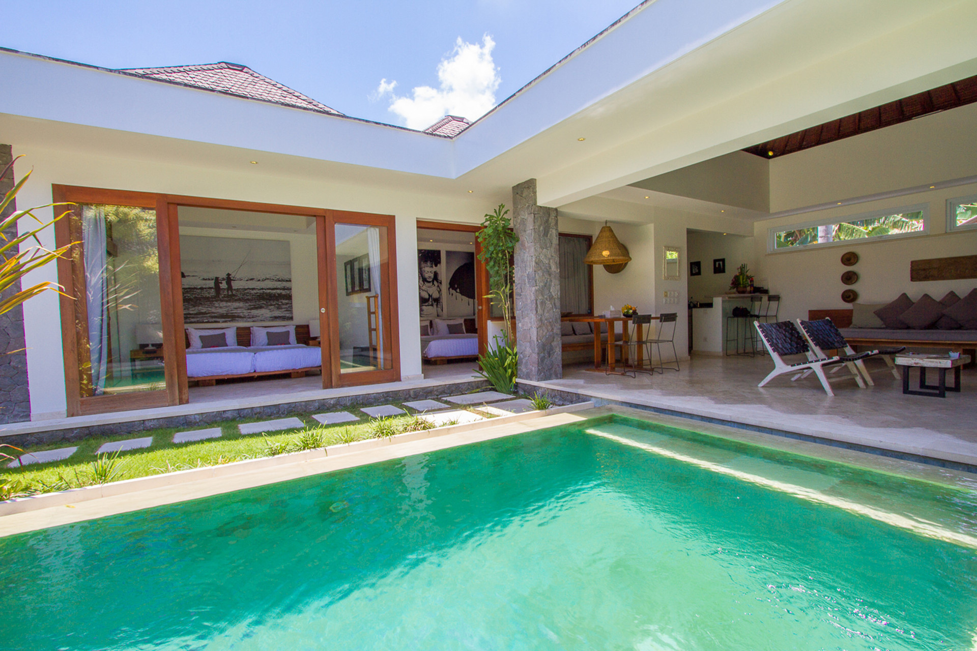 Seminyak'ın Başlıca Gezilecek Yerlerine Yakın 2 Yatak Odalı Lüks Bir Tatil Villası Kiraladığınızı Düşünün, Bali Villa 1147