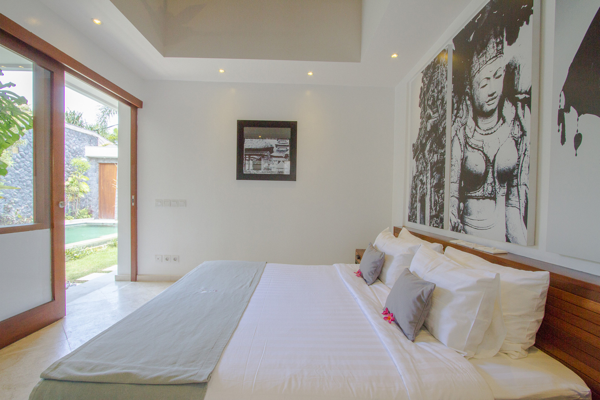 Seminyak'ın Başlıca Gezilecek Yerlerine Yakın 2 Yatak Odalı Lüks Bir Tatil Villası Kiraladığınızı Düşünün, Bali Villa 1147