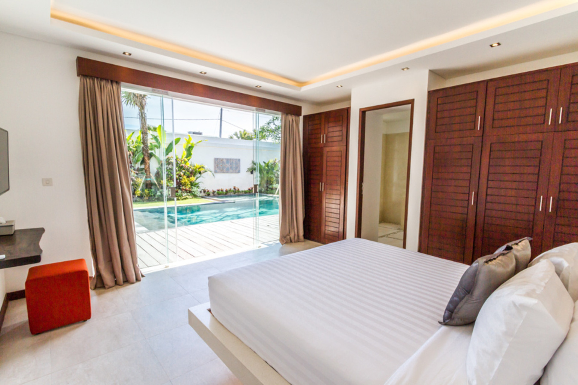 Sonunda, Seminyak'ta Kendi 5 Yıldızlı Özel Villanızı Uygun Fiyata Kiralayın, Bali Villa 1155