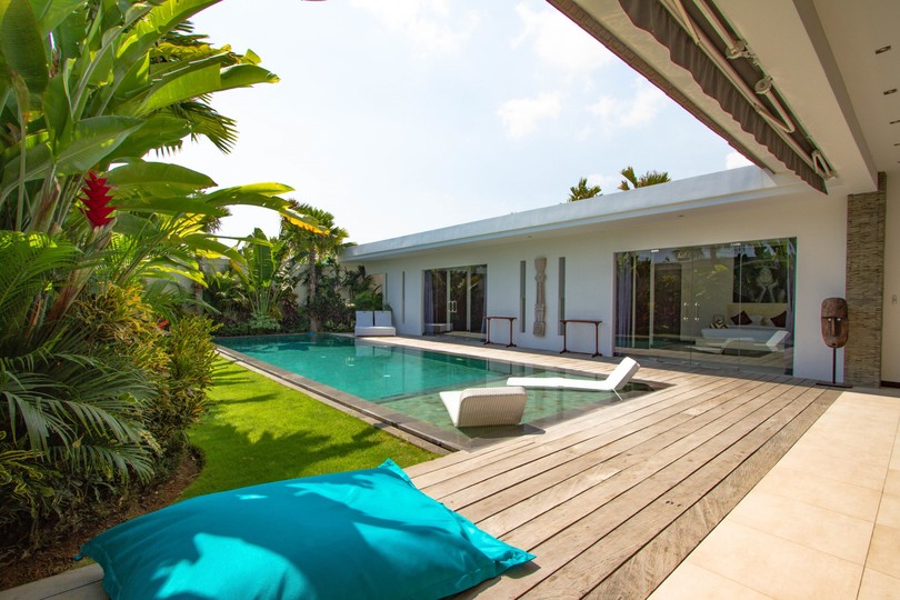 Seminyak'ta Özel Havuzlu ve Tam Personelli Özel Tatil Villanızı Kiralamak İçin Eksiksiz Kılavuz, Bali Villa 1156