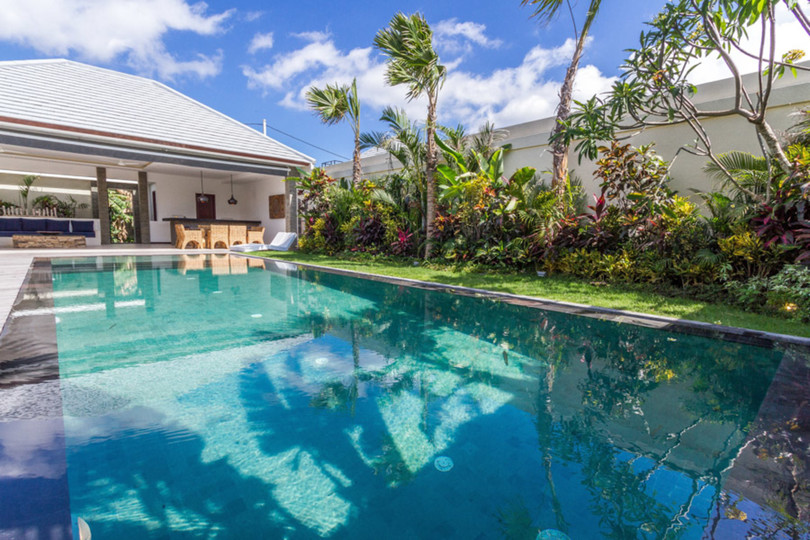 Seminyak'ta Özel Havuzlu ve Tam Personelli Özel Tatil Villanızı Kiralamak İçin Eksiksiz Kılavuz, Bali Villa 1156