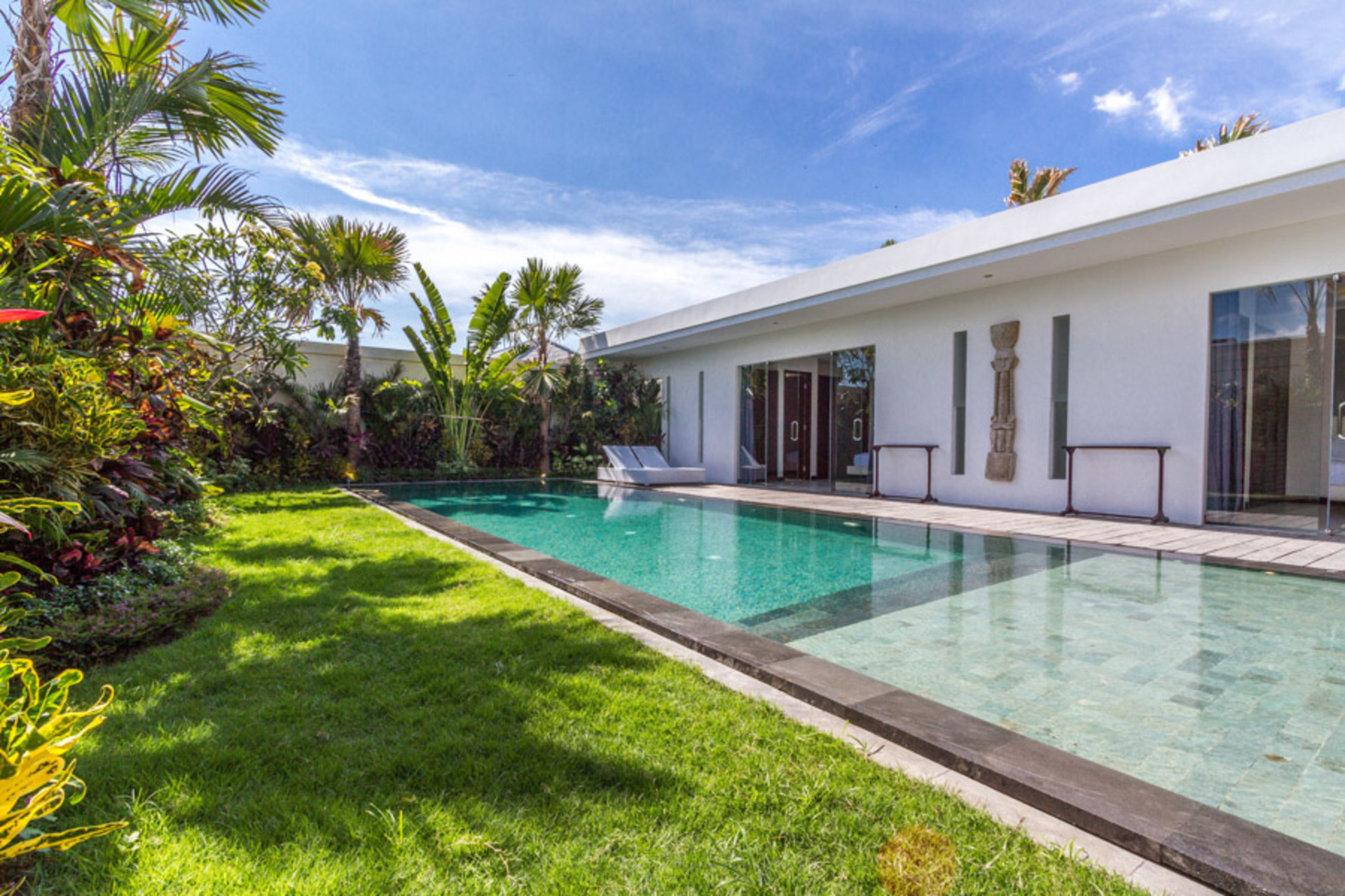 Seminyak'ta Özel Havuzlu ve Tam Personelli Özel Tatil Villanızı Kiralamak İçin Eksiksiz Kılavuz, Bali Villa 1156