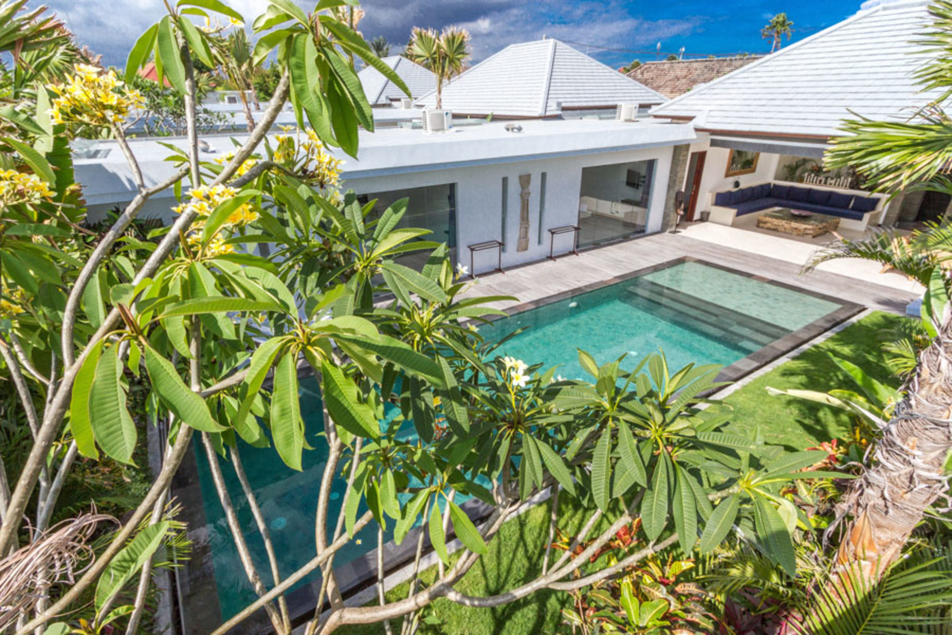 Seminyak'ta Özel Havuzlu ve Tam Personelli Özel Tatil Villanızı Kiralamak İçin Eksiksiz Kılavuz, Bali Villa 1156
