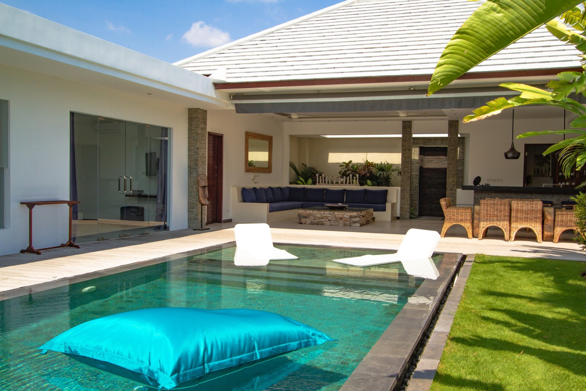 Seminyak'ta Özel Havuzlu ve Tam Personelli Özel Tatil Villanızı Kiralamak İçin Eksiksiz Kılavuz, Bali Villa 1156