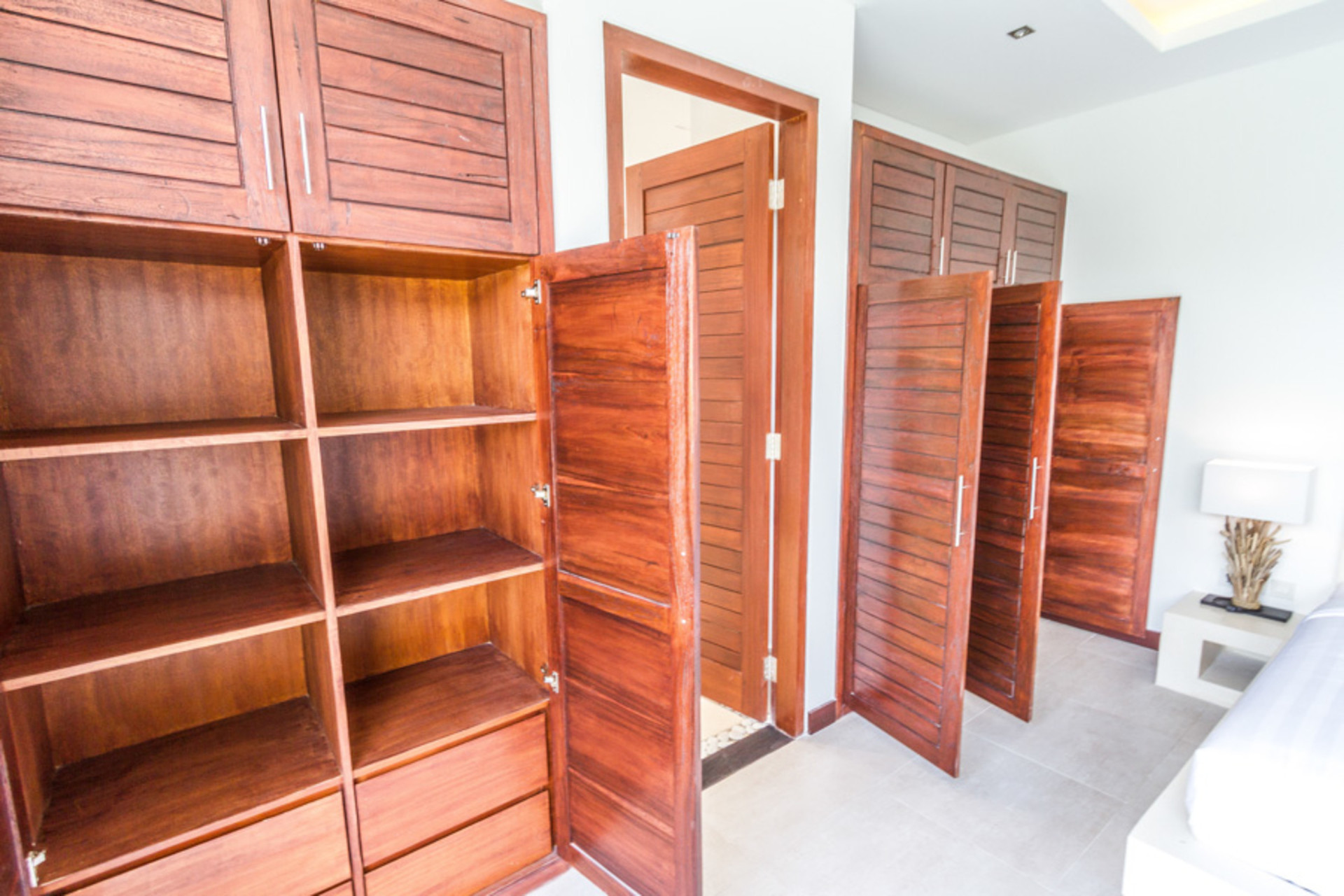 Seminyak'ta Özel Havuzlu ve Tam Personelli Özel Tatil Villanızı Kiralamak İçin Eksiksiz Kılavuz, Bali Villa 1156