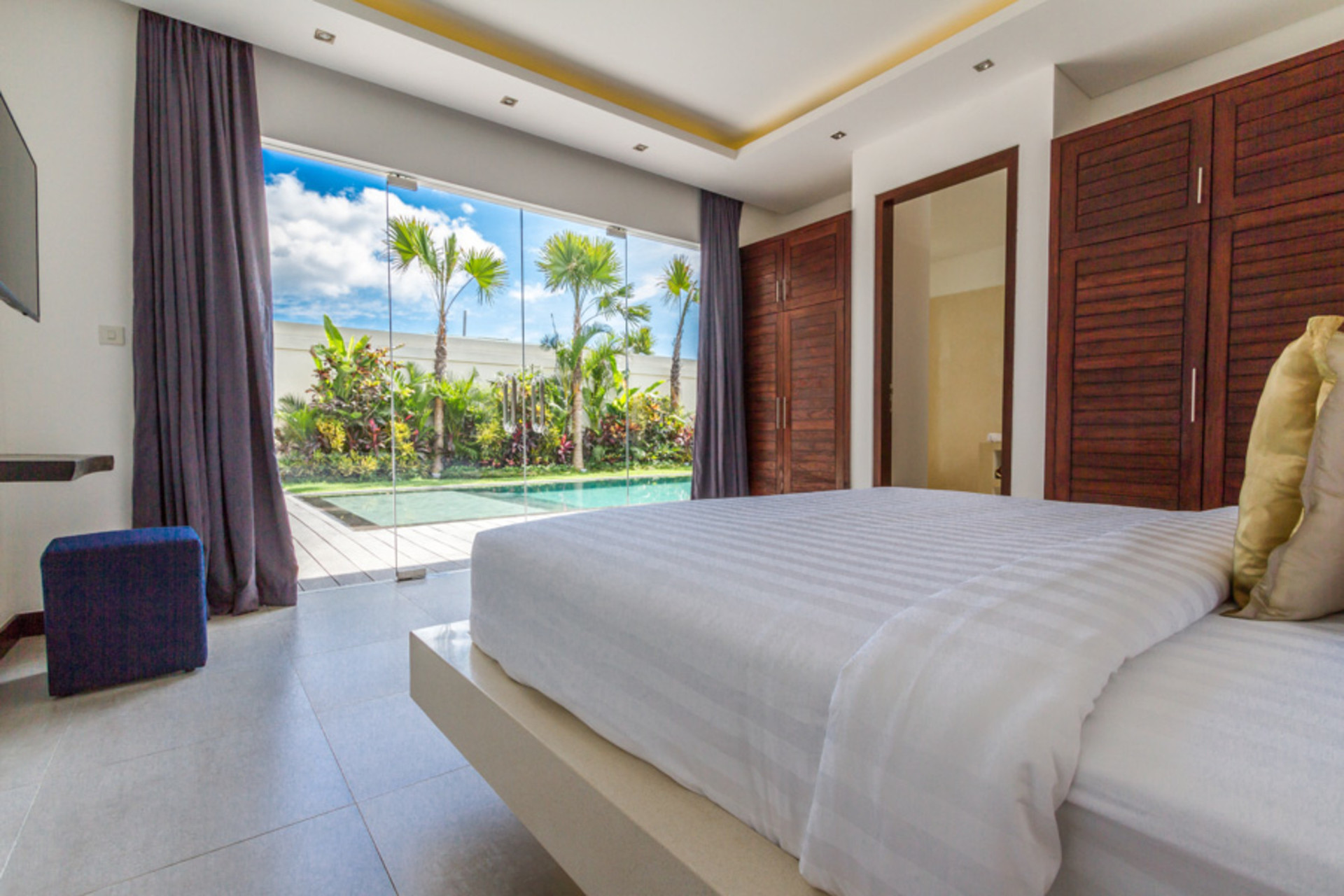Seminyak'ta Özel Havuzlu ve Tam Personelli Özel Tatil Villanızı Kiralamak İçin Eksiksiz Kılavuz, Bali Villa 1156
